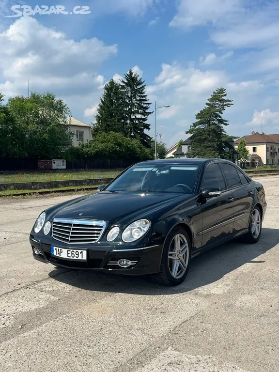 Mercedes W211
